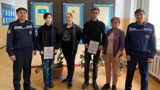 ШҚО-да суға батып бара жатқан баланы оқушы мен студент құтқарып қалды