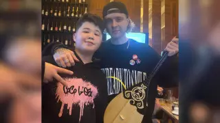 Қазақстандық әнші Егор Кридке домбыра сыйлады