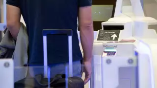 Стюардессалар ұшуға жарамсыз киім түрлерін атады