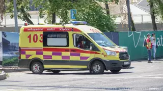 Алматыда жүргізуші жаяу жүргіншілер өткелінде оқушы қызды қағып кетті