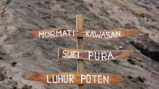 Индонезияда автобус апатынан 15 саяхатшы қаза тапты