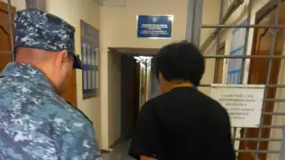 Нұр-Сұлтанда қоғамдық көлікте кәмелетке толмаған қызға тиіскен ер адам ұсталды