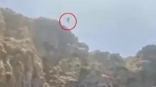 Экс-футболшы Құздан секіремін деп отбасының көз алдында қайтыс болды