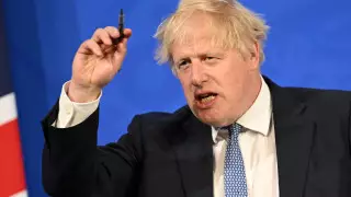 "Масқара болдым". Ұлыбритания премьері отставкаға кетуден бас тартты