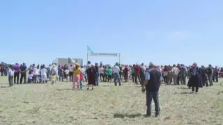 Қарағанды облысында ауыл тұрғындары жолды өз күшімен жөндеп алды