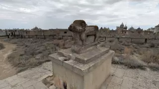 Порно әйелі күйеуі трахаеттерді оқиды