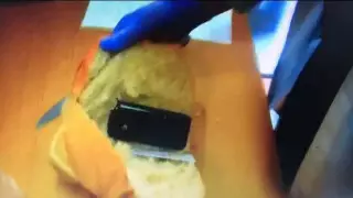 "Бөлке нанға жасырған". ШҚО-да әйел тергеу изоляторындағы күйеуіне телефон өткізбек болған