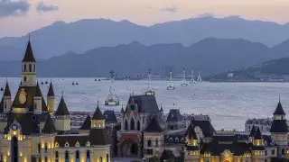 Вьетнамда туристік сүңгуір қайық алғашқы жолаушыларды қабылдады