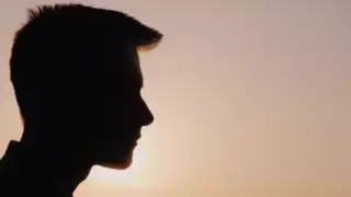 "Бәрібір ештеңе істей алмайды". Павлодарда 13 жастағы жасөспірім балаларға күн көрсетпей жүр