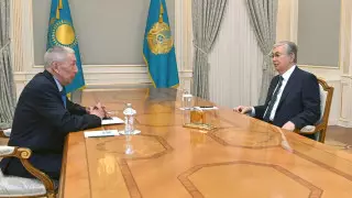 Президент Тоқаев мемлекет қайраткері Қайырбек Сүлейменовті қабылдады