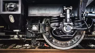 Алматыда ер адамды пойыз басып кетті