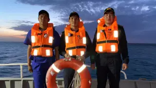 Шекарашылар Каспий теңізіне батып бара жатқан ер адамды құтқарды