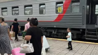 "Ыстық және ауа жоқ". Нұр-Сұлтан - Түркістан пойызына отырған турист наразы болды