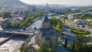 Грузия туристер үшін ковид шектеулерін алып тастады