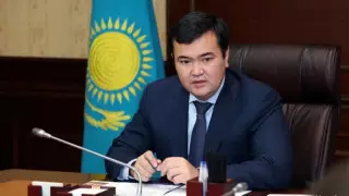 Қарағанды облысының әкімі балалары қайда оқитынын айтты