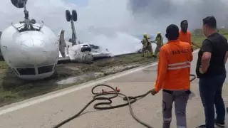 Сомалиде 30 жолаушысы бар ұшақ апатқа ұшырады. Видео