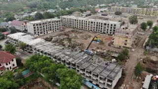 Алматыда заңсыз салынып жатқан тұрғын үй кешені сүріледі