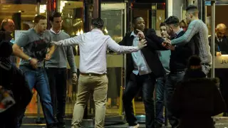 Бір топ мас турист танымал курортта қонақүйдің астан-кестеңін шығарды