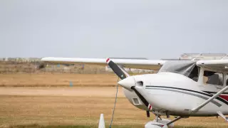 Ұшақ апаты кезінде ұшқыштың өлімі полицияны тығырыққа тіреді