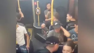 Алматыда ер адам бұрынғы әйеліне пышақпен шабуыл жасады: Желіде видео тарады