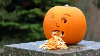 Жол жүргенде жүрек айныса не істеу керек: дәрігерден кеңес