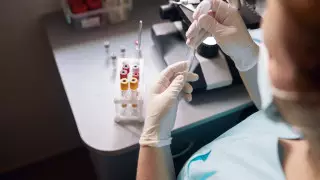 Қытайдан шыққан жаңа вирус: қызба, шаршағыштық, жөтел