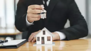 Алматы облысының бұрынғы әкімі жүргізушісіне берілген пәтер мемлекет меншігіне қайтарылды