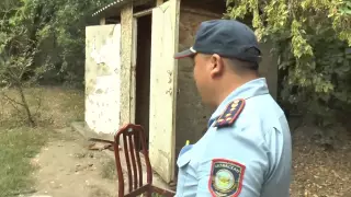 Әжетхана ішінде жатқан: Алматыда полицейлер сәбиді құтқарып қалды