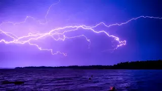 Жағажайда демалған туриске найзағай түскен