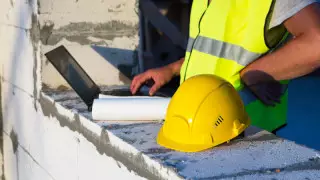 Алматылықтар қала орталығында салынып жатқан тұрғын үй кешеніне шағымданды