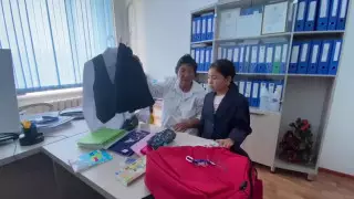 "Мынаны қалай киеді?" Жетісу облысында мектеп директорына қатаң сөгіс жарияланды