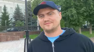 "Өте қиын болды" - Ақтауда екі қызды құтқарып қалған ер адам