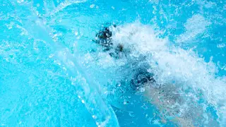 Жеті жасар қыз танымал курорттағы бассейнде шомылғаннан кейін қайтыс болды