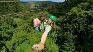 Қыз саяхаттап, мол табыс табуды үйренді