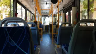 "100 теңгеден басталған жанжал": Ақтөбеде зейнеткер мен кондуктор соттасқалы жатыр