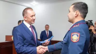 Беларусь ІІМ басшысы туриске көмектескен қазақстандық полицейлерді марапаттады