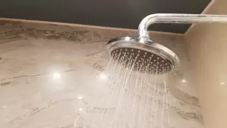 Үндістандық турист Бакуде душқа шомылғаннан кейін ауруханаға түсті