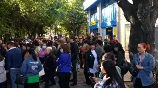 Алматыда "Қазпошта" қызметкерлері наразылыққа шықты