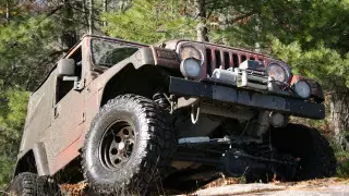 Автокөлікпен саяхаттаған отбасы құздан құлап кетті