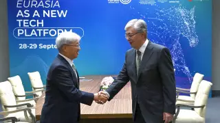 Тоқаев Samsung Electronics-пен IT мамандарды даярлау мәселесін талқылады