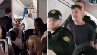 Елірген жолаушы жанында отырғандарға түкіріп, стюардессамен төбелескен