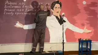 Қарағандыда колония қабырғасына Димаш Құдайбергеннің муралы салынды