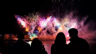 Астана мен Алматыда Республика күніне арналған мерекелік отшашу болды