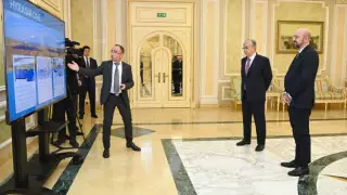 Тоқаев пен Мишельге сутегі өндіру орталығының жобасы таныстырылды