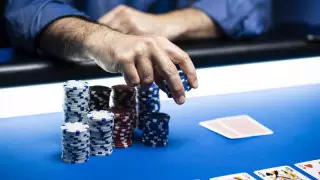 Министр казиноға миллиондап ақша салған шенеуніктер туралы сұраққа жауап берді