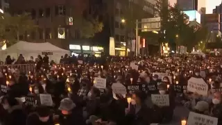 Сеулде тұрғындар Хэллоуин мерекесін тойлау кезінде қаза тапқандарды еске алды