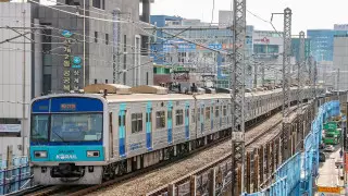 Сеулде 275 жолаушысы бар пойыз рельстен шығып кетті