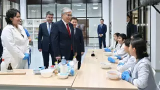 Абай орталығына Президент атынан сыйлық табысталды