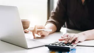 "МАЭК-Қазатомөнеркәсіп" қомақты сыйақыға қатысты пікір білдірді