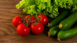 Министр Қазақстанда қияр мен қызанақтың қымбаттауын түсіндірді